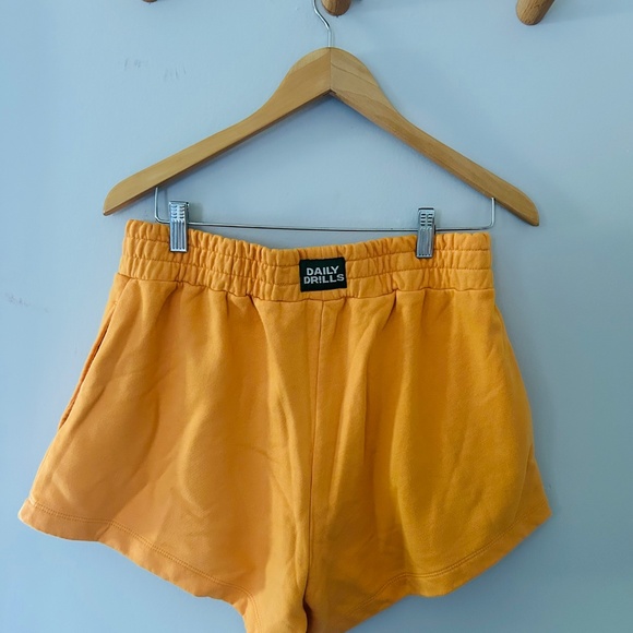 Daily Drills Tajin Oversized Crew and Super Shorts Set - Picture 3 of 4